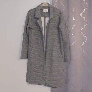 GUESS Long Shaw Cardigan SMALL, SIMILAR TO ONE WORN BY TSWIFT W TRAVIS KELCE!!!!